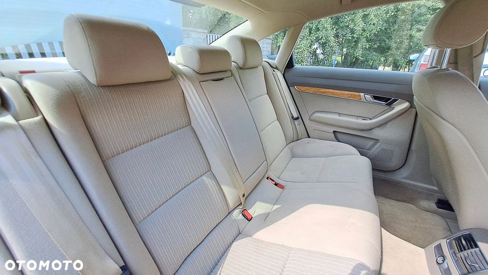 Audi A6 Limousine 2.4 Quattro - 15
