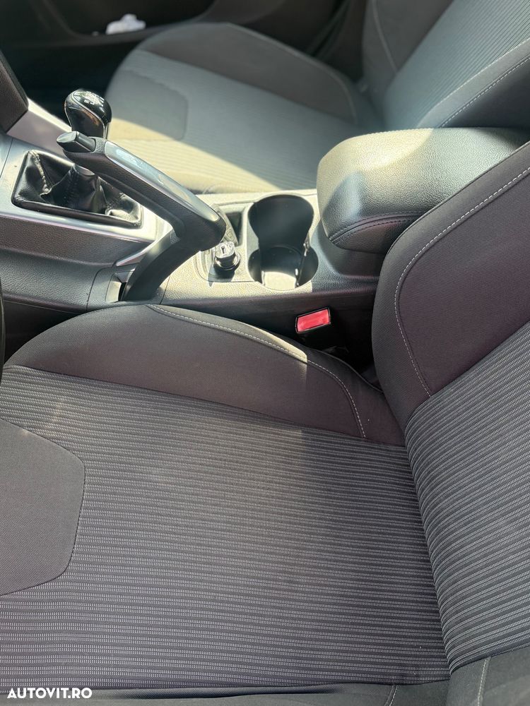Ford Focus 1.6 TDCI DPF Ambiente - 7