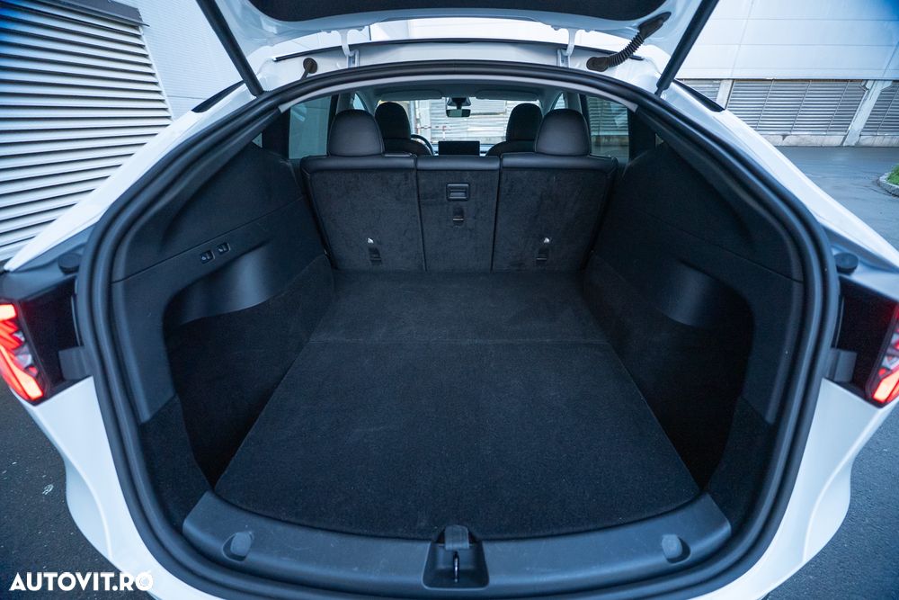 Tesla Model Y - 13