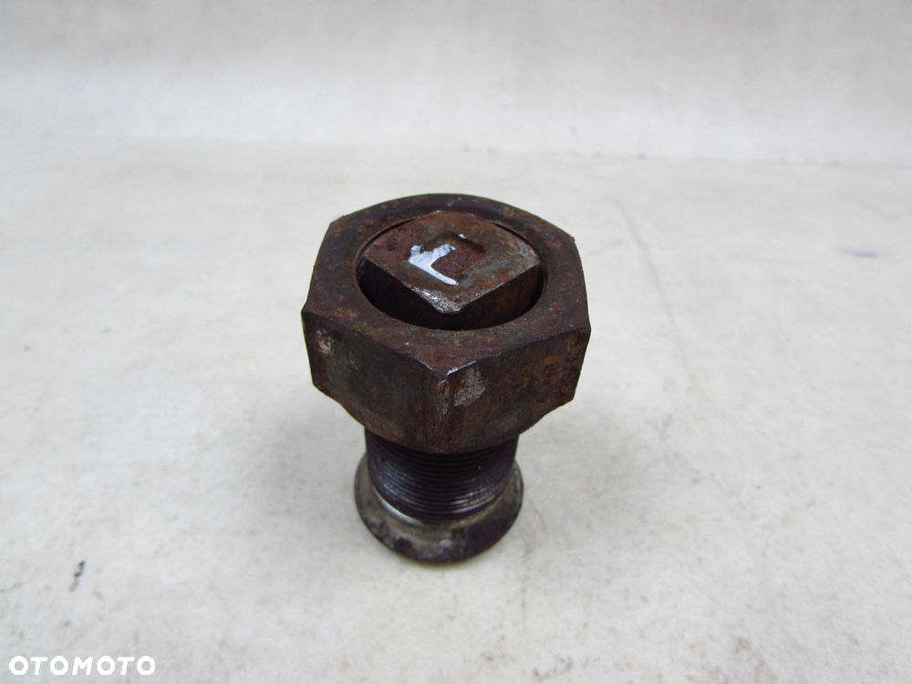 MITSUBISHI CANTER FUSO 7C15 SZPILKA NAKRETKA KOLA 17.5 TYL LEWY 07-21 - 2
