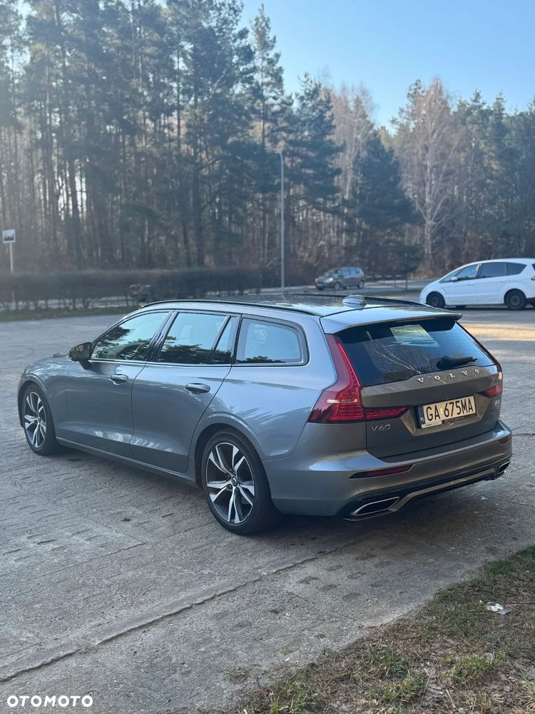 Volvo V60 B4 D R-Design - 10