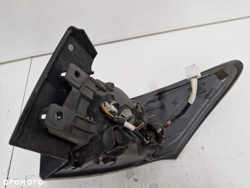 LEXUS CT CT200H LAMPA LEWY TYŁ TYLNA W BŁOTNIK - 5