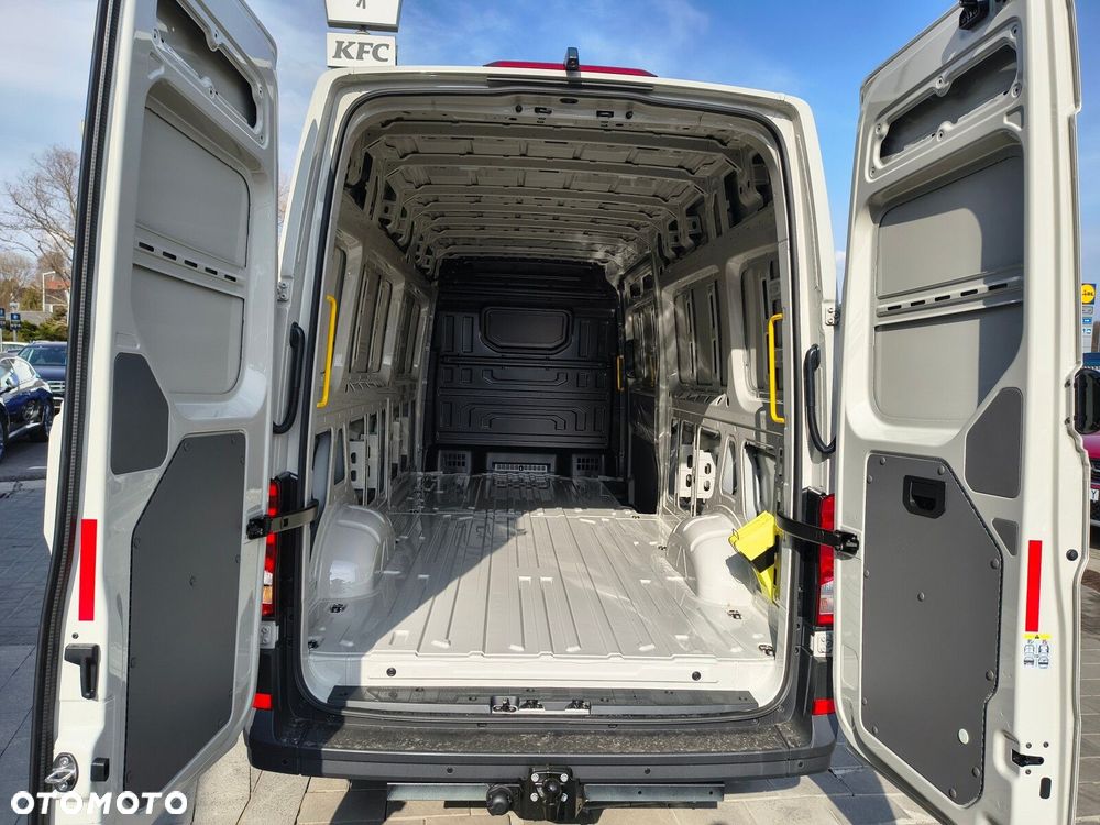 Volkswagen Crafter 4Motion 2.0 TDI L4H3 4490 177 KM - 16