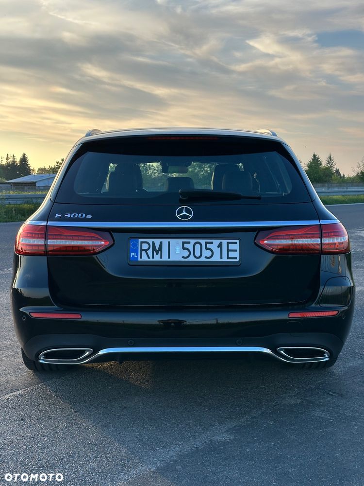 Mercedes-Benz Klasa E 300 9G-TRONIC AMG Line - 6