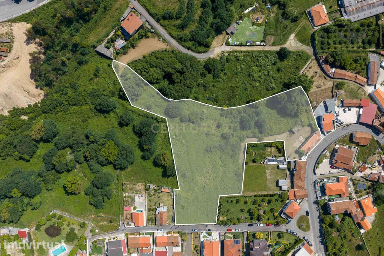 Moradia, 8 354 m², Oliveira de Azeméis, Santiago de Riba-Ul, Ul, Macinhata da Seixa e Madail - Grande imagem: 5/9