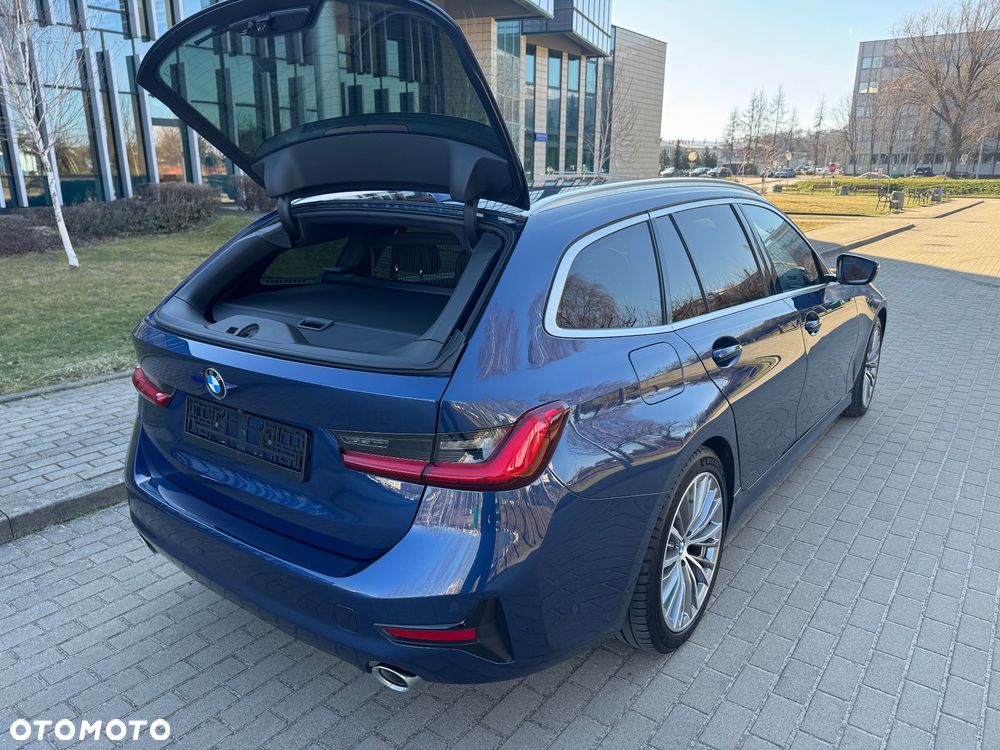 BMW Seria 3 330d xDrive MHEV Luxury Line - 13