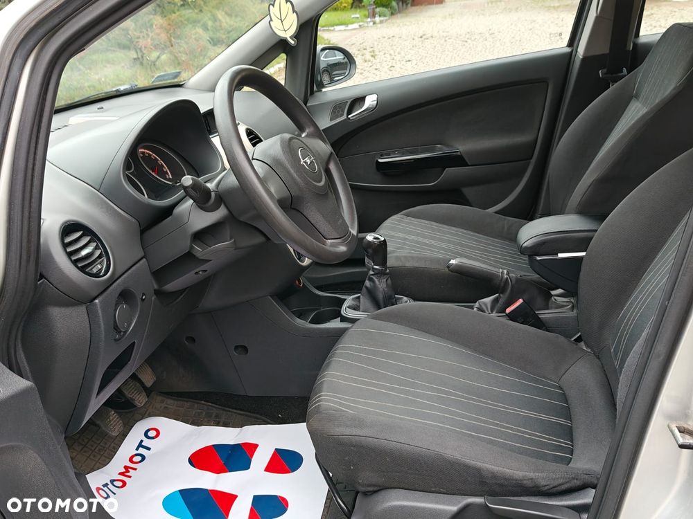 Opel Corsa 1.2 16V Cosmo - 17