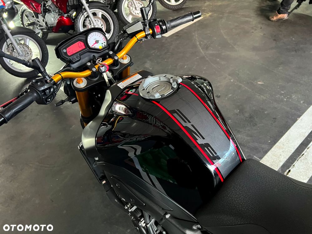 Yamaha FZ - 20