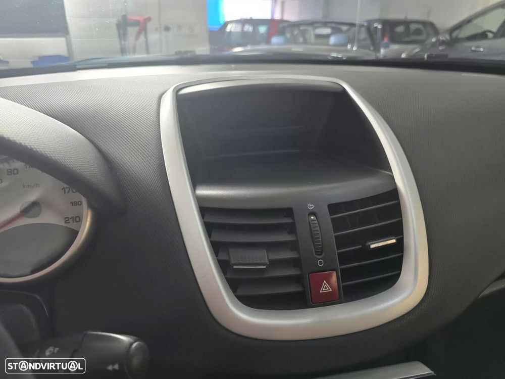 Peugeot 207 SW 1.4 Trendy - 13