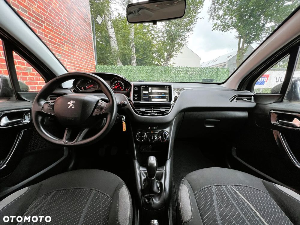 Peugeot 208 - 10