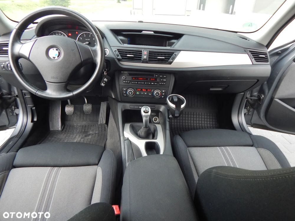 BMW X1 sDrive18i xLine - 13