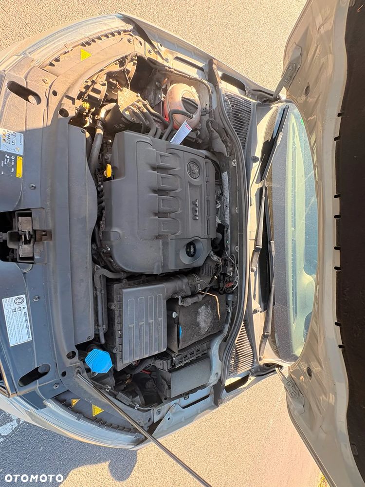 Skoda Octavia 2.0 TDI DSG RS - 25
