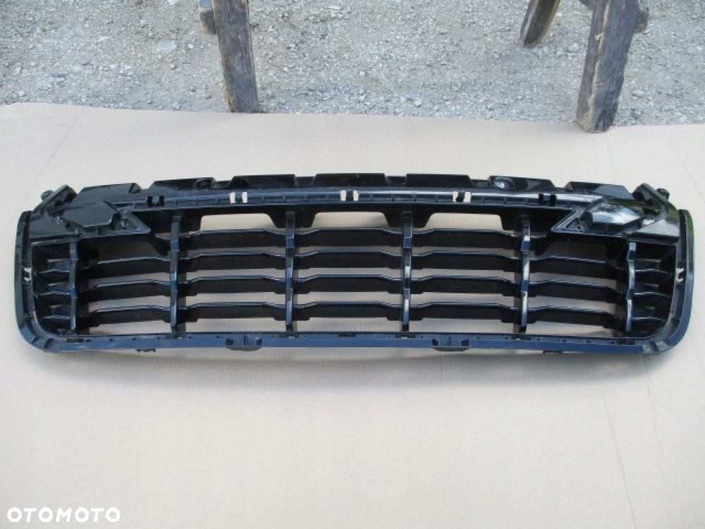 ATRAPA GRILL ISUZU D MAX POŁYSK - 2