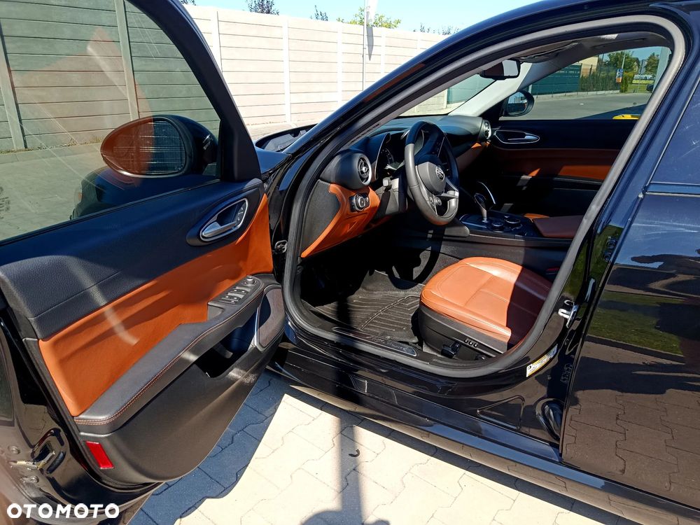 Alfa Romeo Giulia 2.0 Turbo 16V AT8 Veloce Ti - 4
