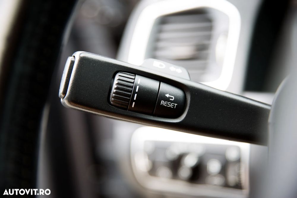 Volvo V60 D2 Geartronic Kinetic - 29