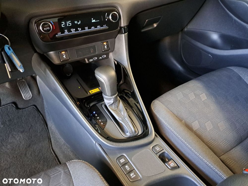 Toyota Yaris Hybrid 1.5 Style - 27