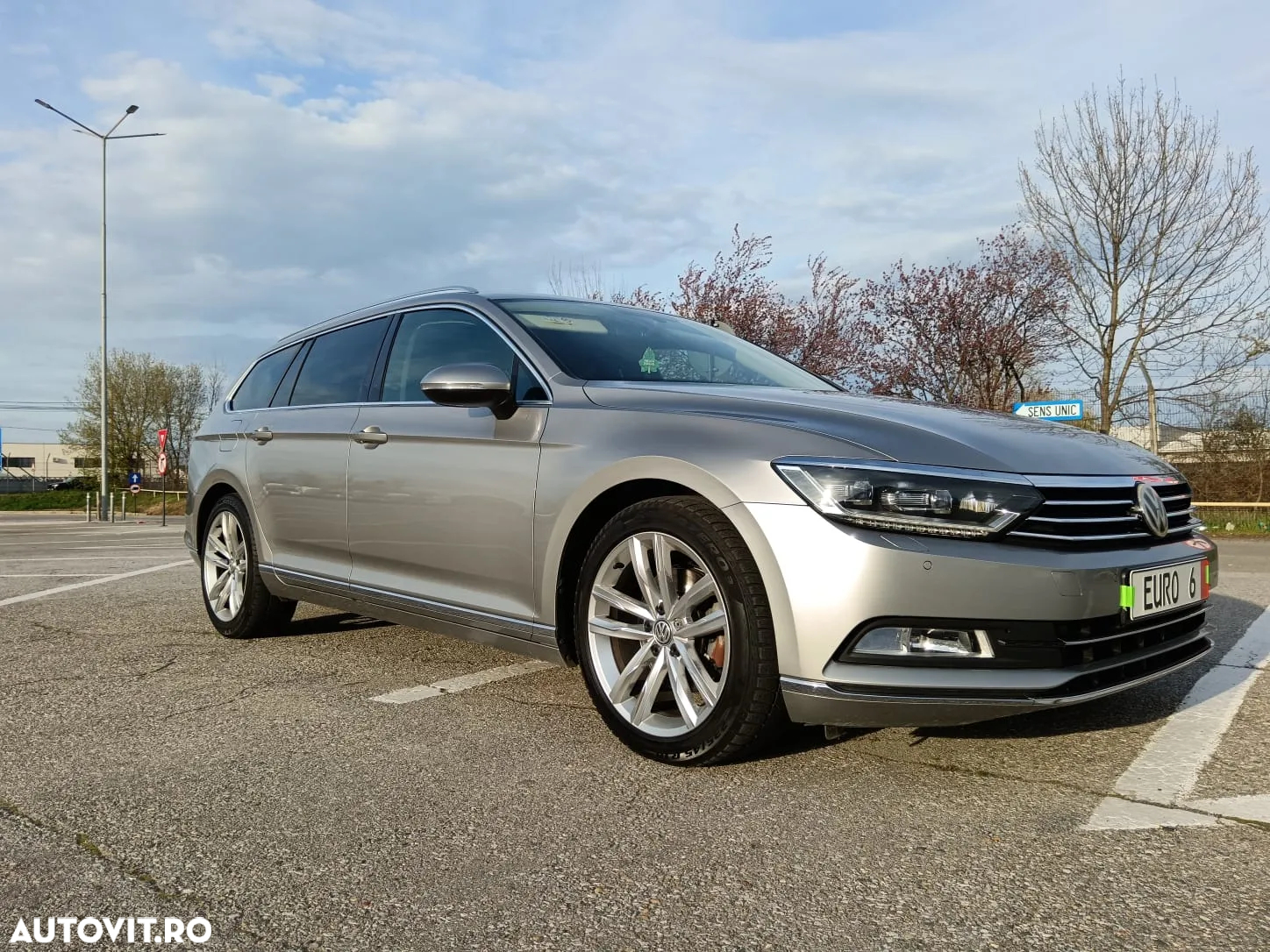 Volkswagen Passat Variant 2.0 TDI DSG Highline - 20