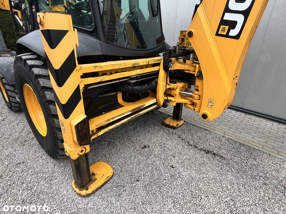 JCB 3CX - 6