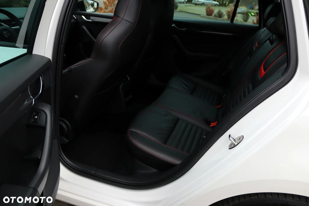 Skoda Octavia 2.0 TDI 4x4 DSG RS - 22