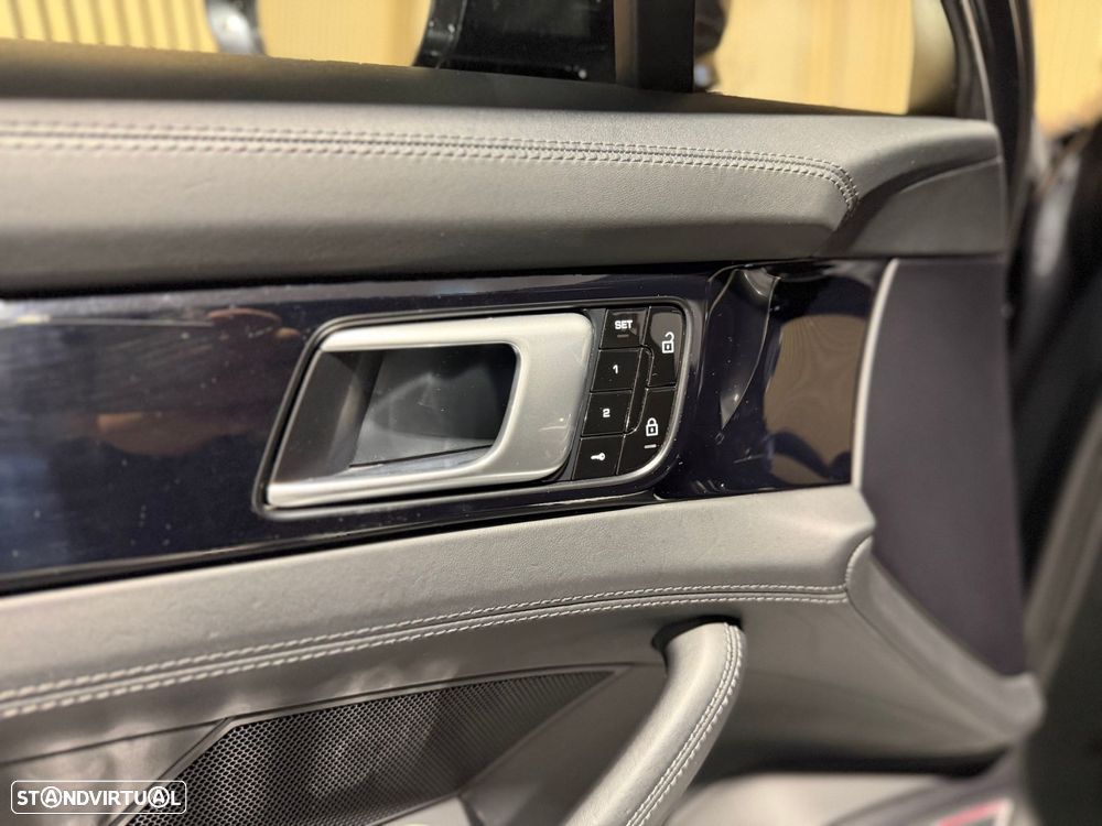 Porsche Panamera 4S E-Hybrid - 22