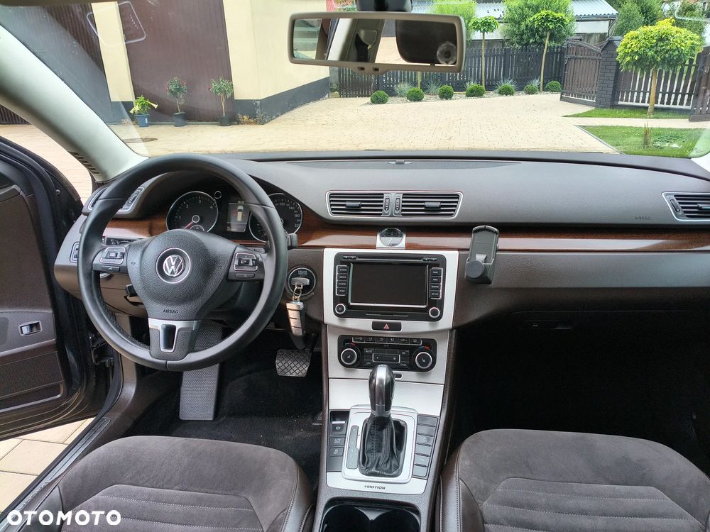 Volkswagen Passat 2.0 TDI DPF Sportline DSG - 14