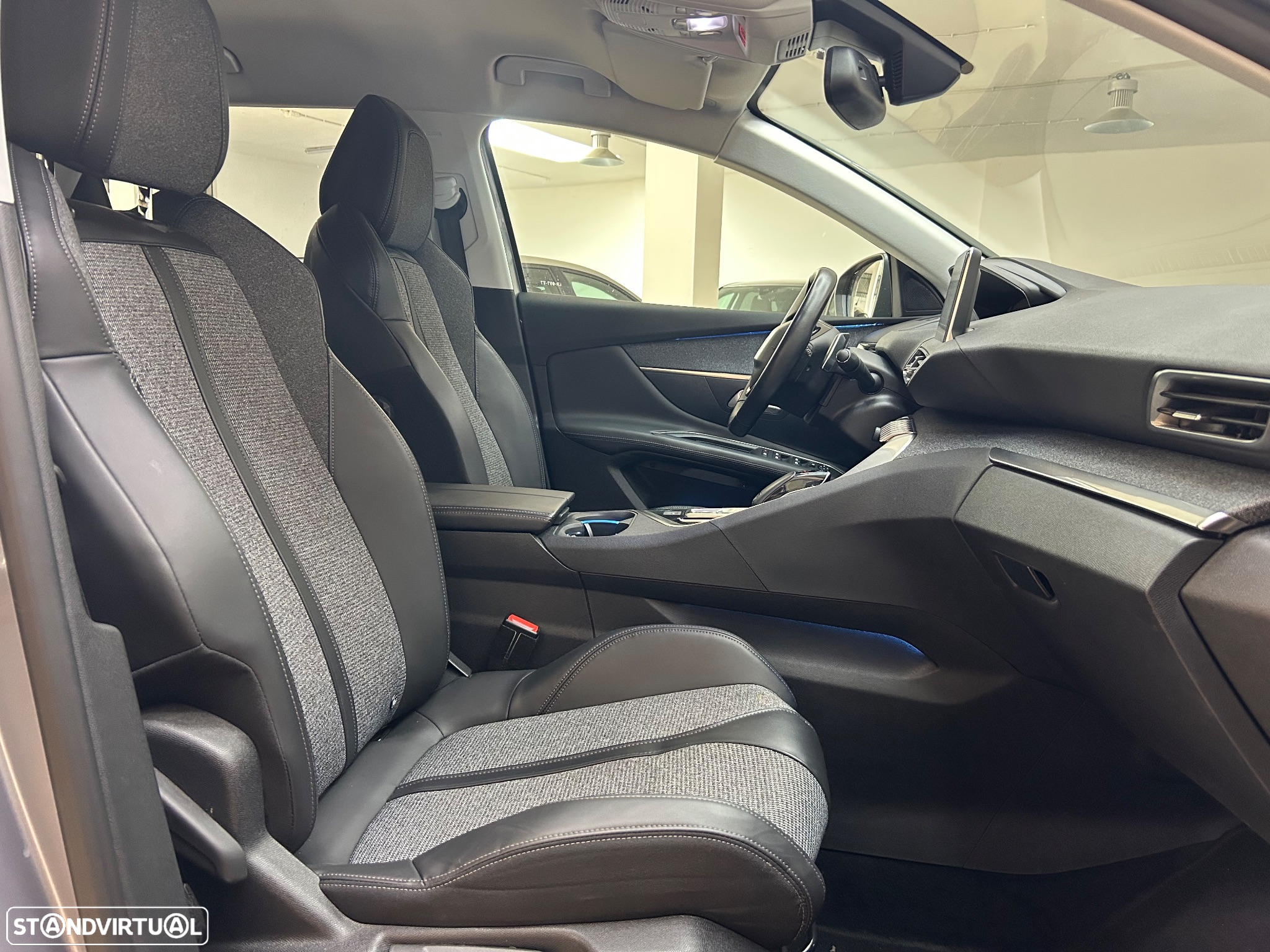 Peugeot 3008 1.2 PureTech Allure EAT6 - 17