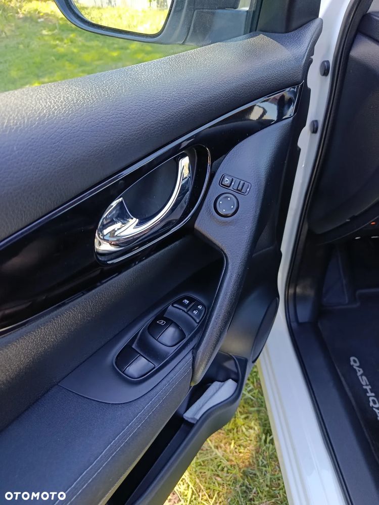 Nissan Qashqai 1.6 DCi Xtronic TEKNA - 26