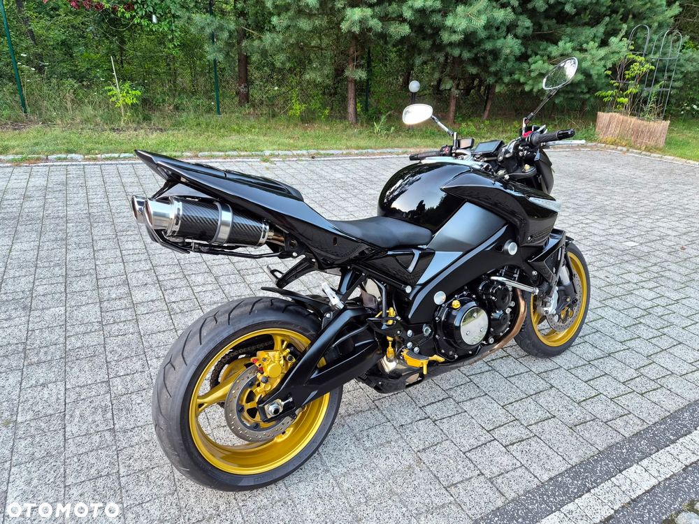 Suzuki GSX - 8
