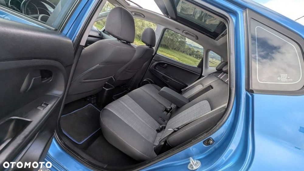 Kia Venga - 24