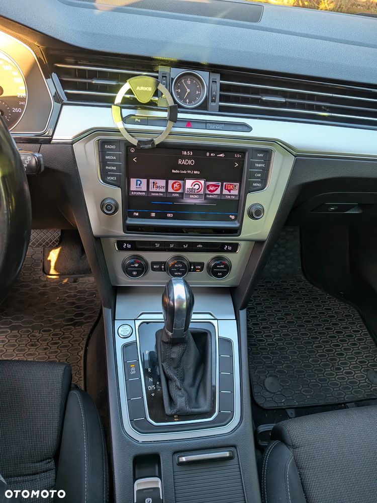 Volkswagen Passat 2.0 TDI SCR DSG Comfortline - 11