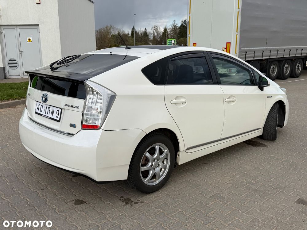 Toyota Prius 1.8 HSD Prestige - 7