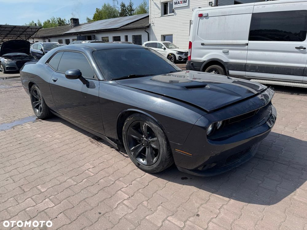 Dodge Challenger - 7