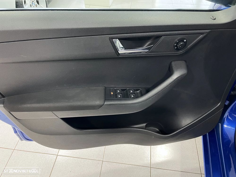 Skoda Fabia 1.0 TSI Essence - 8