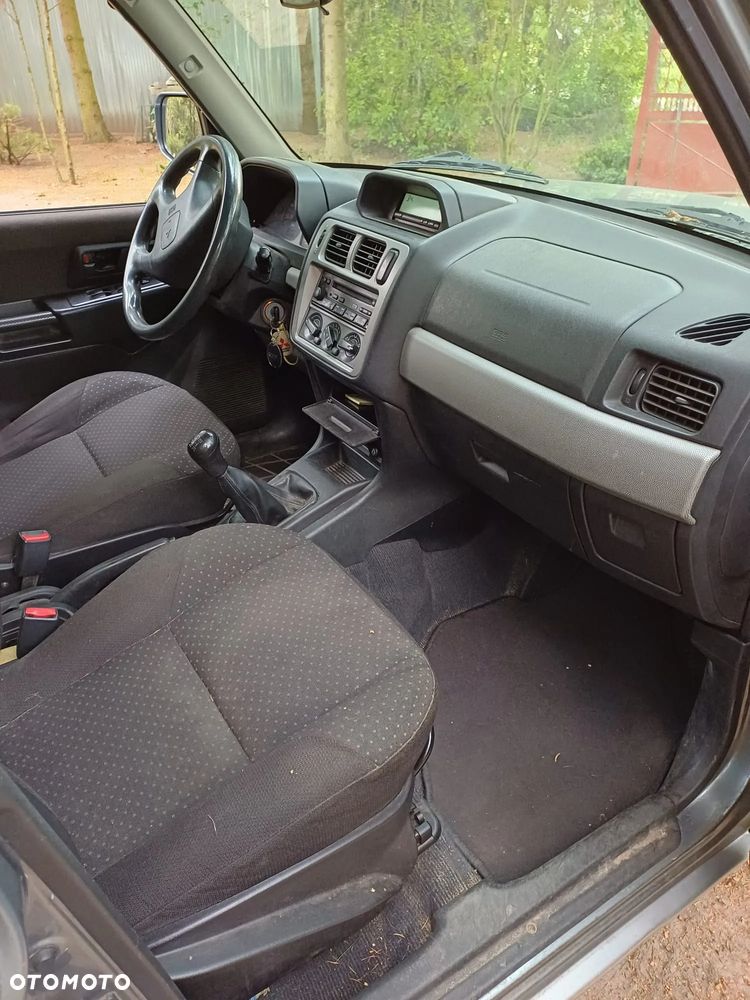 Mitsubishi Pajero Pinin - 10