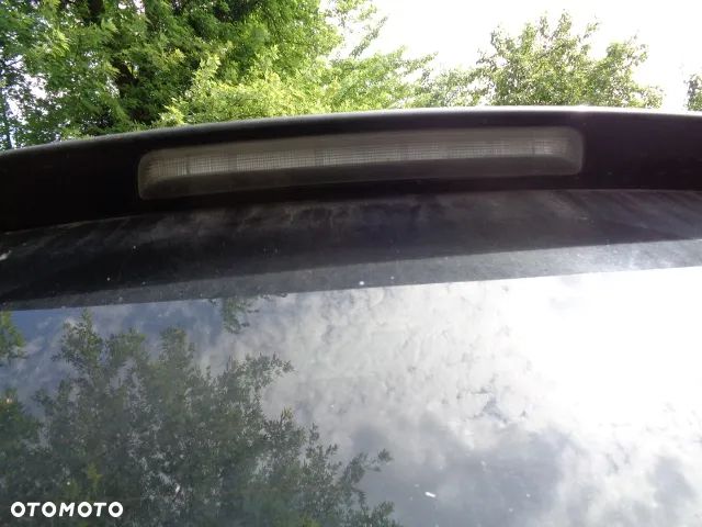 ŚWIATŁO STOP STOPU TOYOTA AVENSIS T27 09-15 KOMBI - 1
