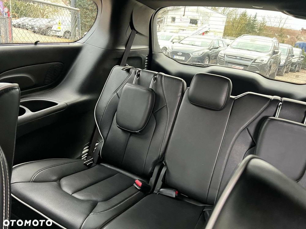 Chrysler Pacifica - 12