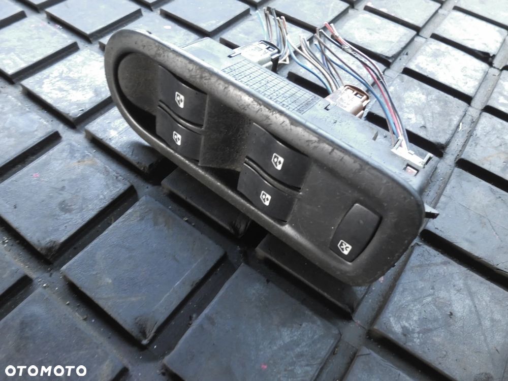 RENAULT SCENIC II PANEL STEROWANIA PRZEDNI PRZEŁĄCZNIK SZYB KIEROWCY LEWY PRZÓD 156018070 - 3