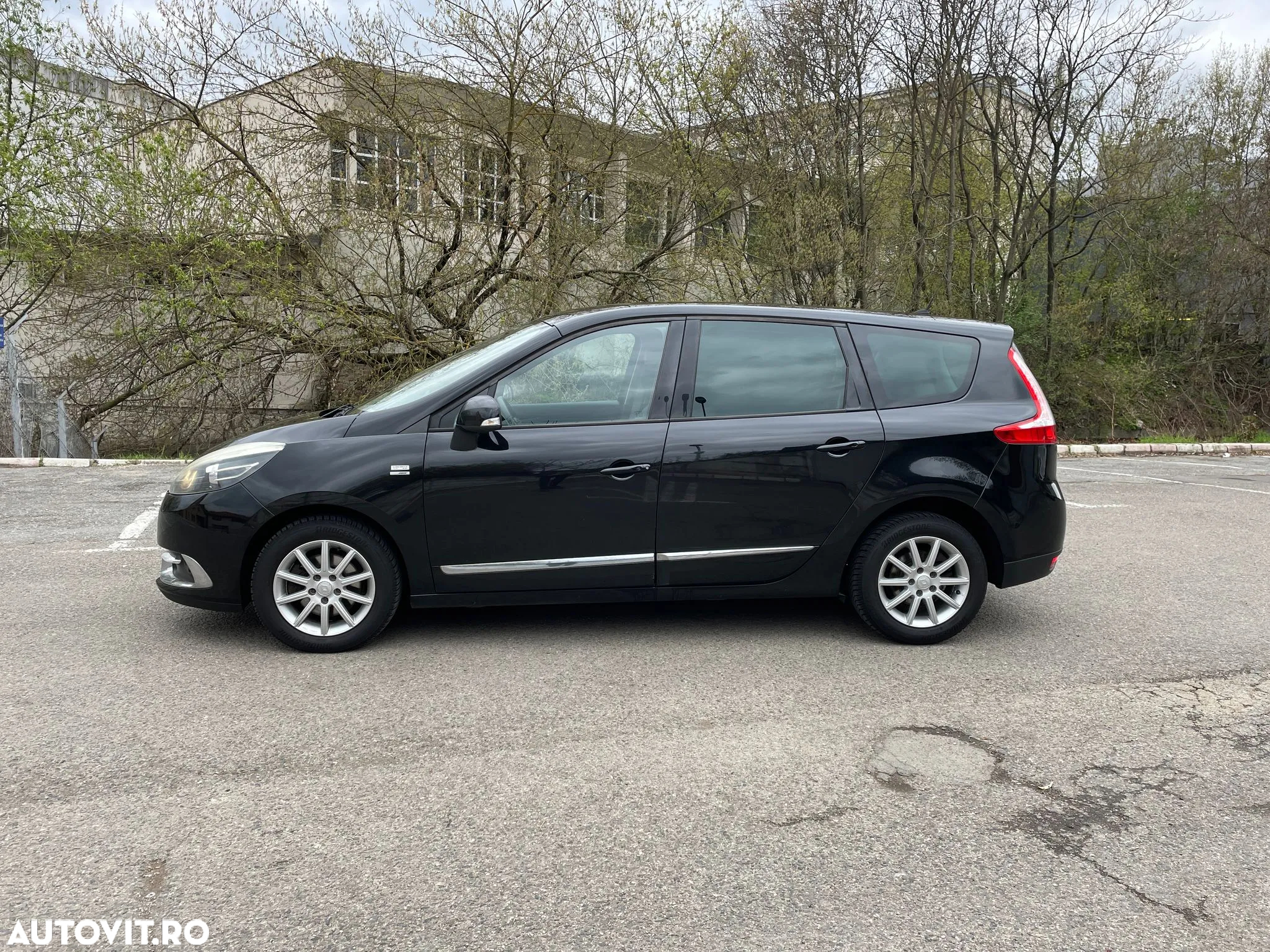 Renault Grand Scenic dCi 130 FAP Start & Stop Bose Edition - 3