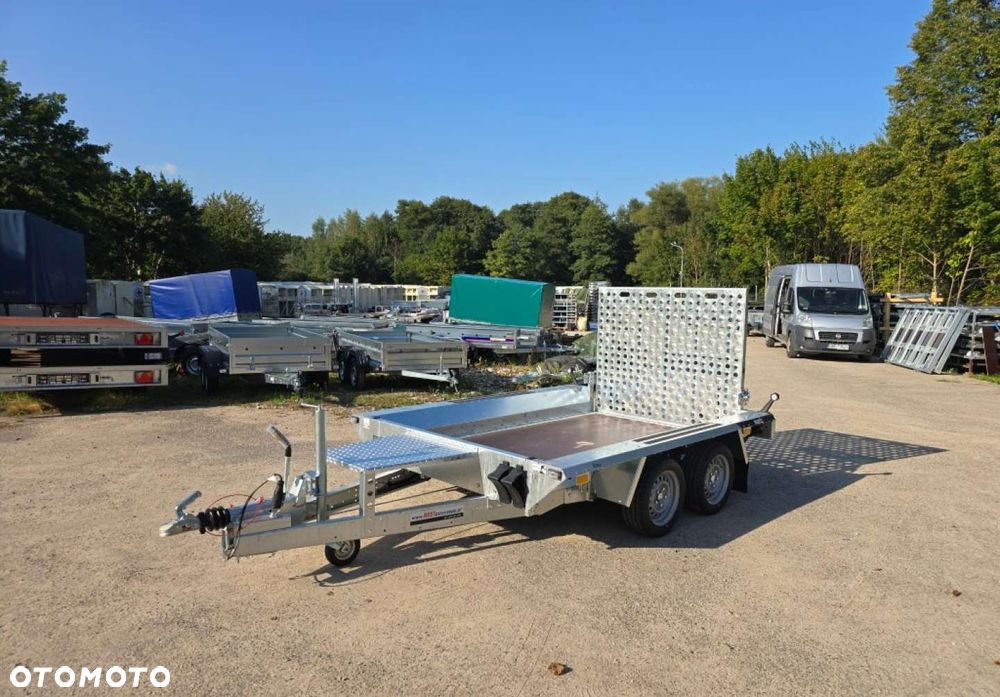 Martz Martz Bau 3 Minikoparka 2700 kg 260 x 150 cm - 4