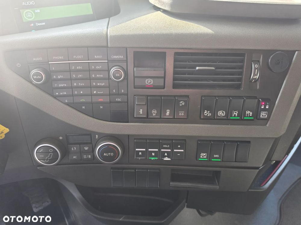 Volvo FH460 I SAVE / CARRIER 900/ KABINA SYPIALNA / CHŁODNIA KWIATOWA / SUPER STAN / 3 OŚ SKRĘTNA  / EURO 6 /SERWIS VOLVO / KONTENER KWIATOWY / - 30