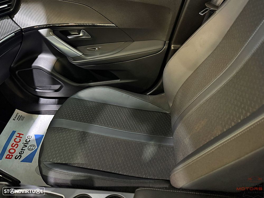 Peugeot 2008 1.2 PureTech Allure Pack - 21