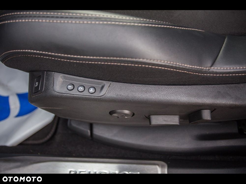 Peugeot 5008 1.2 PureTech GT S&S EAT8 - 11