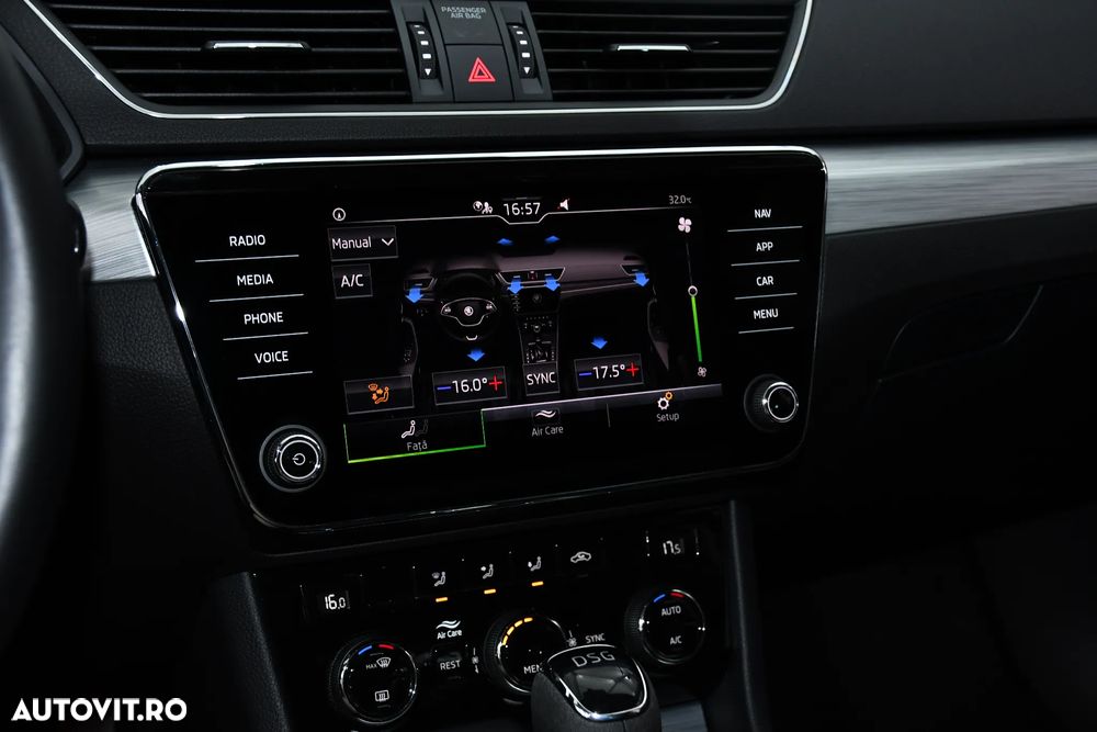 Skoda Superb 2.0 TDI DSG SportLine - 33