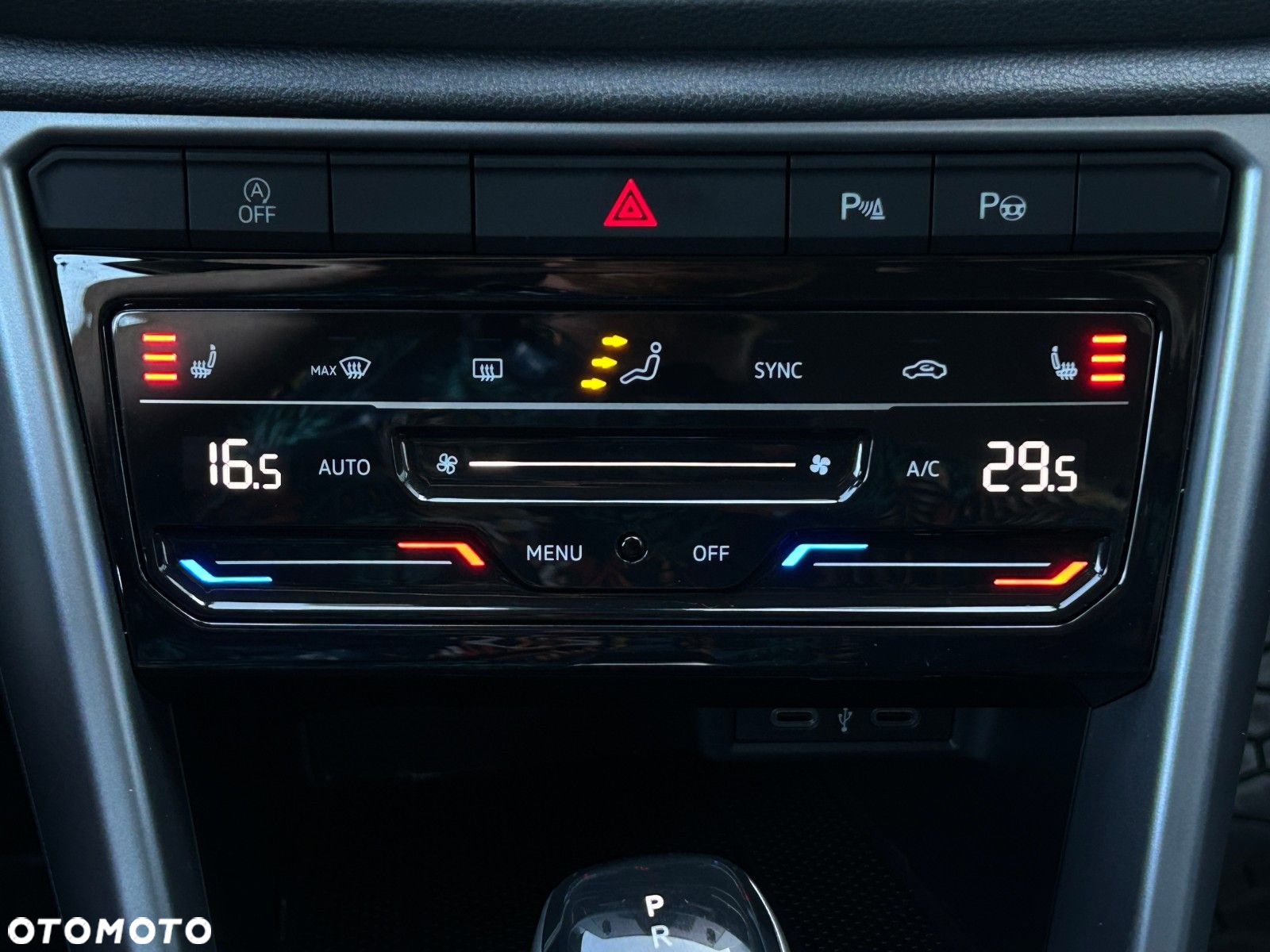 Volkswagen T-Roc 1.5 TSI Life Plus DSG - 25
