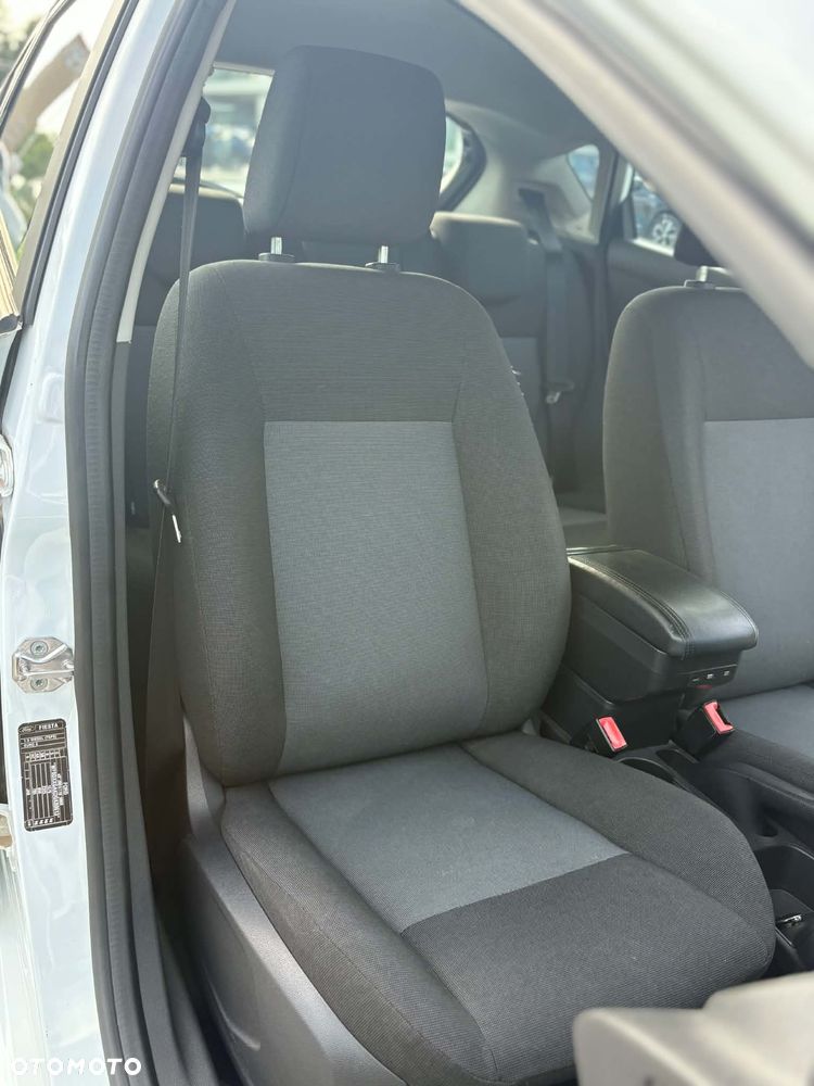 Ford Fiesta - 15