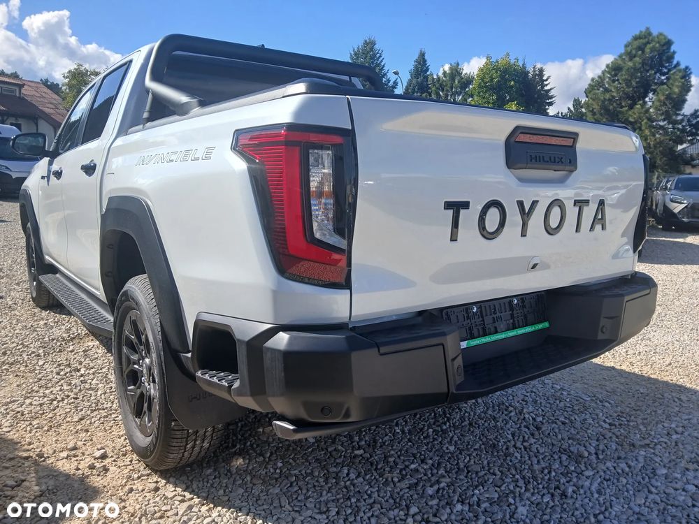 Toyota Hilux 2.8 D-4D mHEV Double Cab Invincible 4x4 - 20