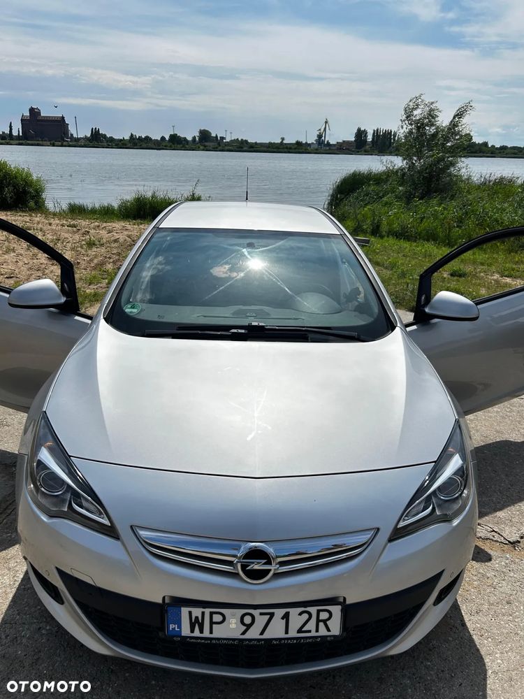 Opel Astra IV GTC 1.4 T Sport EU6 - 19