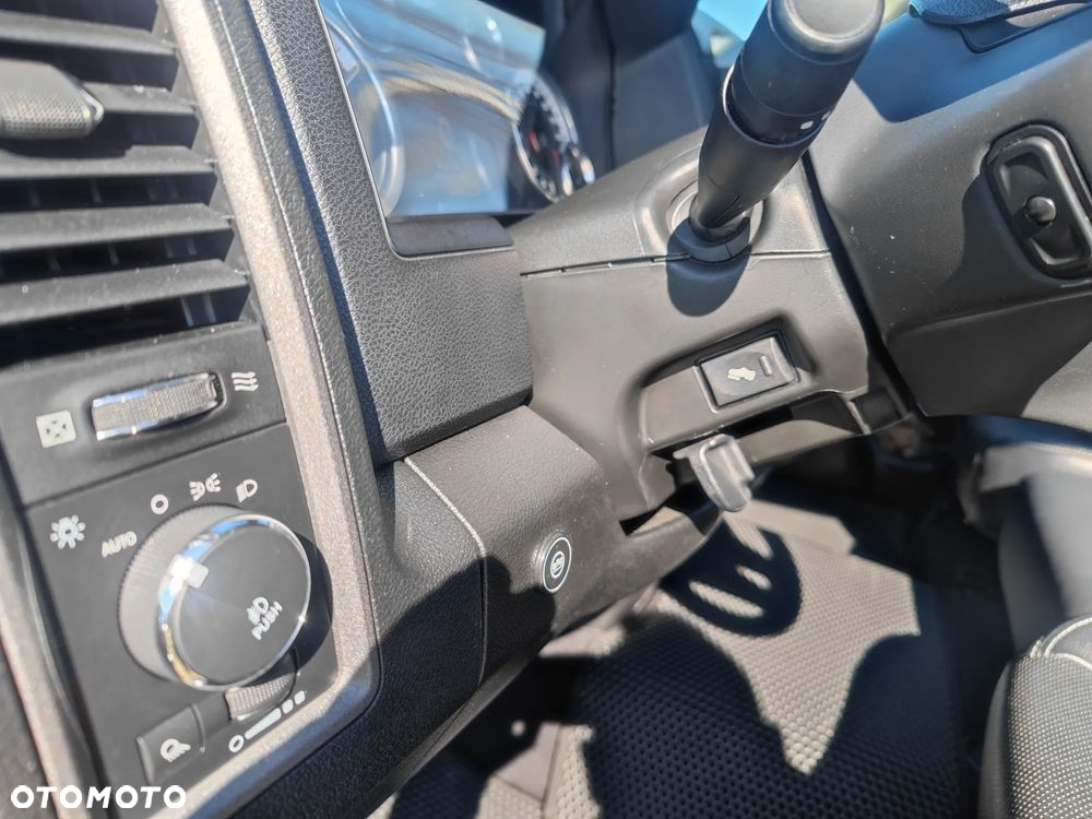 Dodge RAM 1500 5.7 4x4 - 10