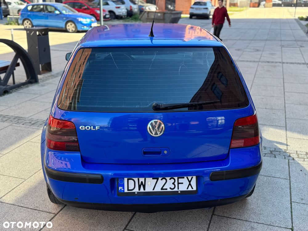 Volkswagen Golf - 4