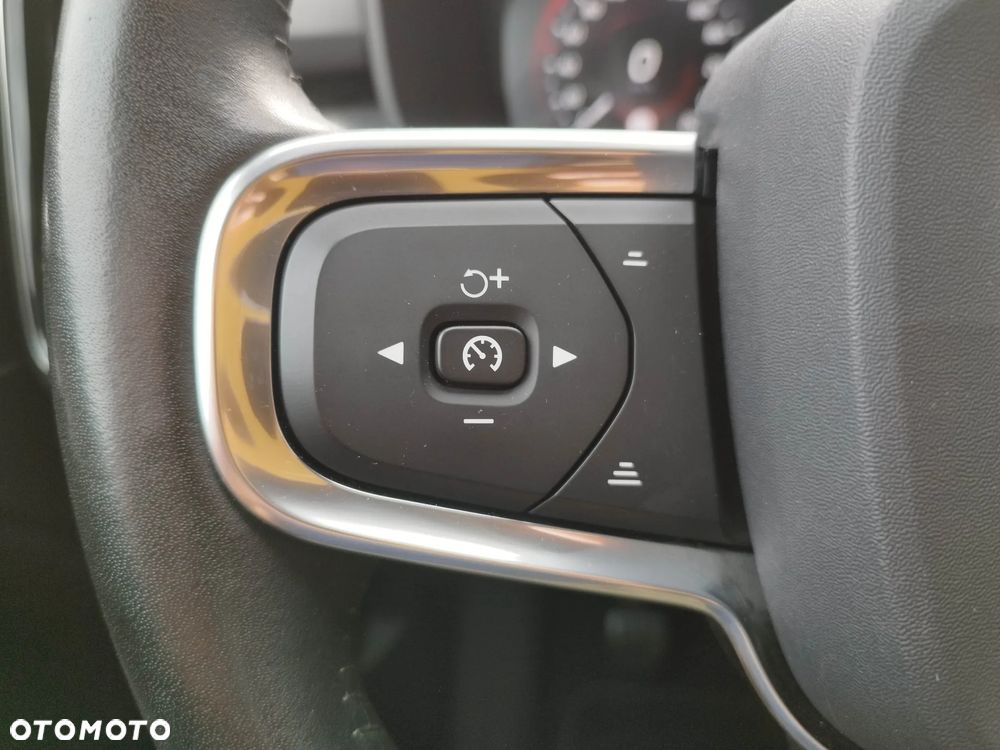 Volvo XC 40 T3 Momentum - 15